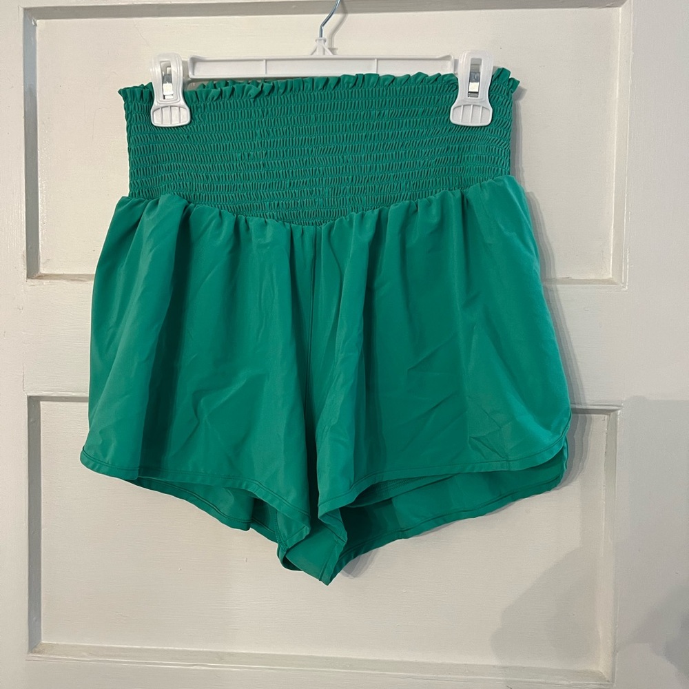Offline by Aerie Real Me Smocked Running Short Green Size Large EUC